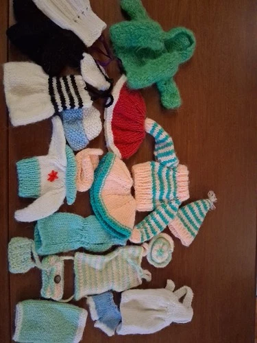 Lot Of Vintage Knitted Barbie Size Clothing , Hats And Purses