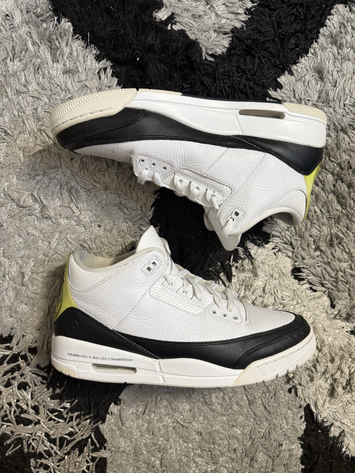 Fragment Design x Air Jordan 3 Retro SP DA3595-100 White Black Size 12 NEW DS Fragment Design x Air Jordan 3 Retro SP DA3595-100 White  main image 4