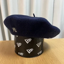 New Era Beret Wool Felt New York Yankees MLB Metal Pin Navy Unisex 14307437