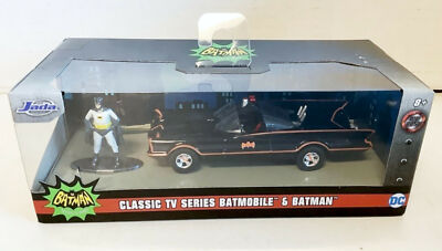 NEW Jada Toys 31703 Batman Classic 1966 TV BATMOBILE 1:32 Scale Vehicle & Figure