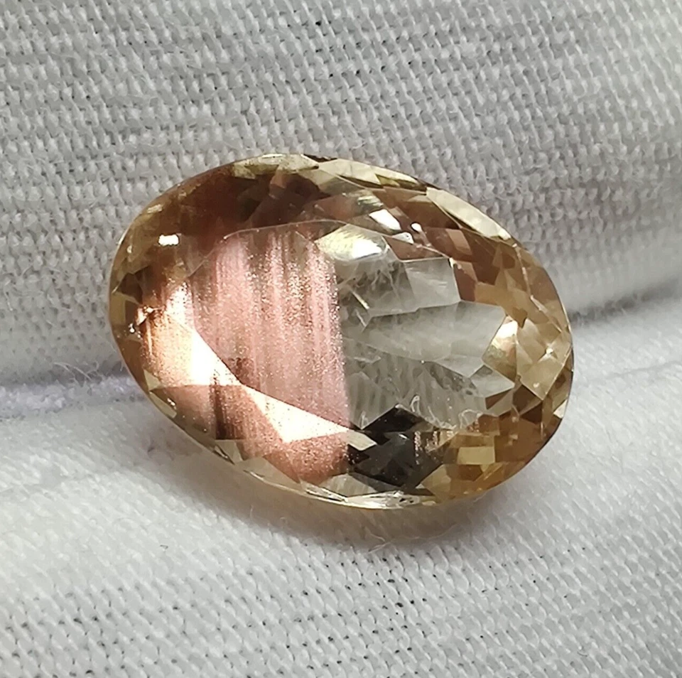 4.1 Cts Natural Pink Schiller Oregon Sunstone Faceted Oval Gemstone Jewelry - Image 3 of 4