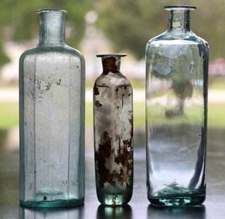 ANTIQUE 3 PC OPEN PONTIL PRE CIVIL WAR ERA BOTTLE LOT (DUG IN CHARLESTON SC)