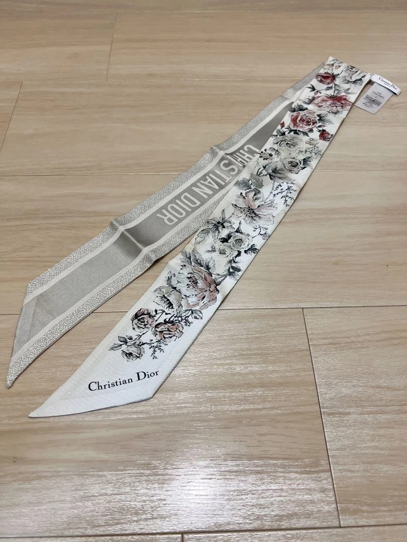 Foulard gris fleuri Christian Dior Mitza