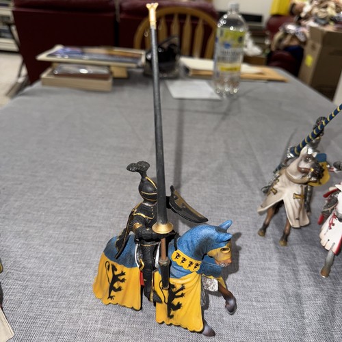 Schleich World Of Knights Medieval Figures Lot Knights Horses Foot Soldiers 12pc - Picture 9 of 19
