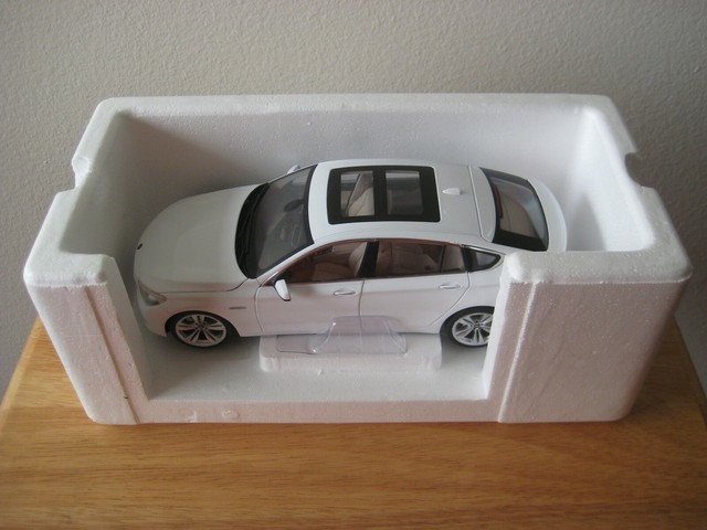 bmw 5 series model car toy