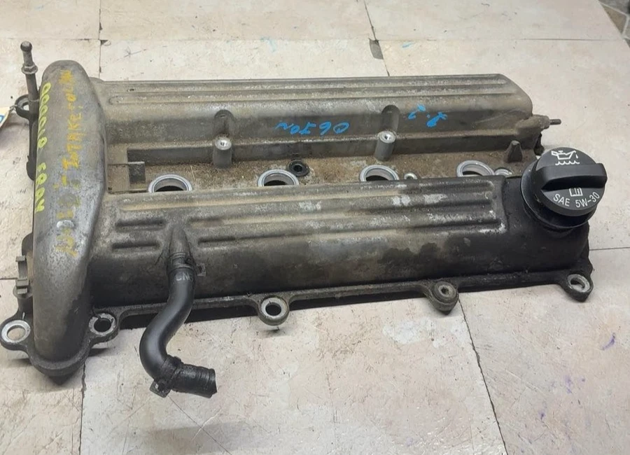 02-05 CAVALIER GRAND AM 04-06 MALIBU 05-06 COBALT 2.2L DOHC Valve Cover Assembly - Image 2 of 4