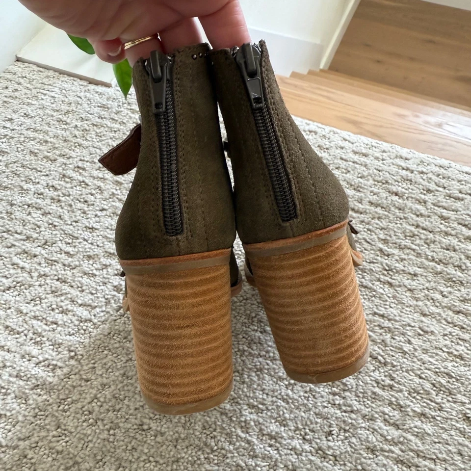 NUEVO Botines Jeffrey Campbell BESS Hebilla Oliva Gamuza Punta abierta Tacón 7.5 Foto 3 de 4