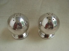 ERCUIS FRENCH SILVERPLATED MODERNIST  SALT & PEPPER SHAKER, 70sYEARS.