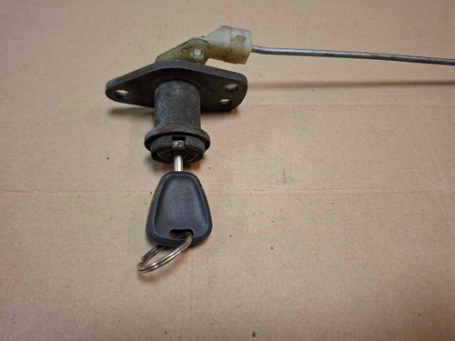 JAGUAR XJ6 X300 X308 TRUNK LOCK WITH KEY 3.2 P 1995 Y - Picture 2 of 5
