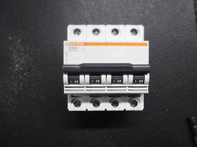 Merlin Gerin Model: C25A Cat. No. 24487 Circuit Breaker 480Y/277V~ 4 pole