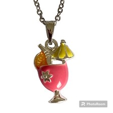 Collar colgante tropical con dije de vidrio para copa de cóctel esmalte rosa cadena de 20"