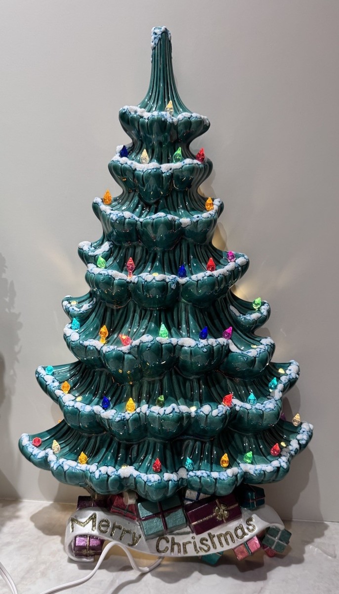 Atlantic Ceramic Mold Christmas Tree Wall Hanging With Lights 20