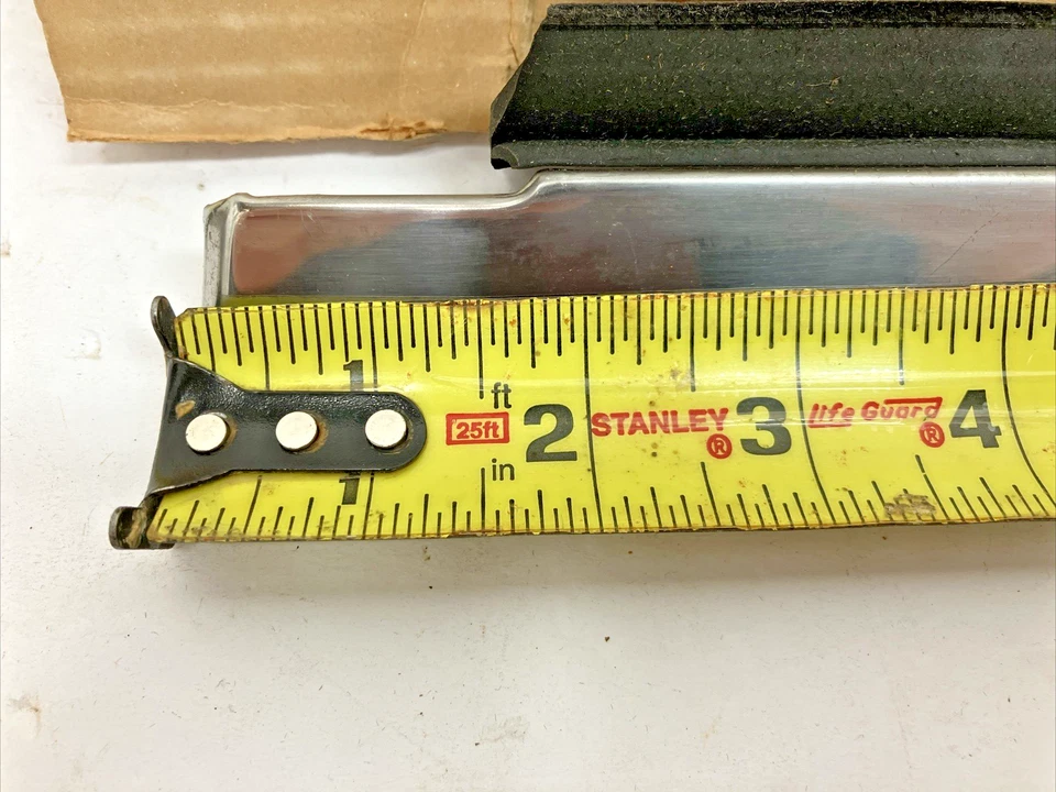 New OEM GM LH Beltline Trim 1686415 1976-1979 Cadillac Deville/Fleetwood (Bin86) - Image 3 of 4