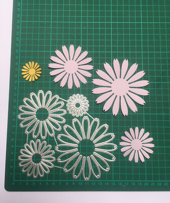 Großes 4-teiliges Gardenia Blumen Stanzenset - größte Stanze Maße 9,4 x 9,4 cm