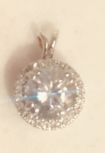 Ciondolo aureola moissanite 1,05 ct con diamanti oro bianco massiccio 10 carati - Foto 5 di 9