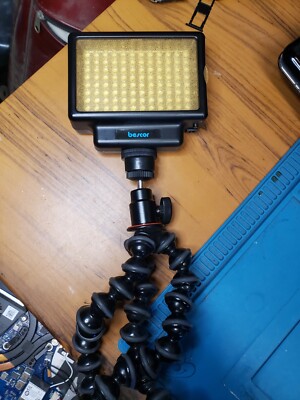 Dimmable 96 Bulb LED 70W Bescor LED-70 Camera Light 4AA OPERATED with holder