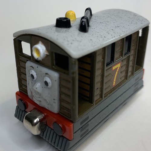 Thomas & Friends Mighty Mac & Toby Take N Play Magnetic Diecast Train Engines - Picture 4 of 9