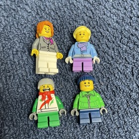 LEGO Creator Expert Winter Village 10249 Winter Toy Shop 100% Complete Good Shap