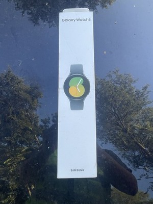 Samsung Galaxy Watch5 SM-R900 40mm Gray Aluminum Case with Graphite Sport...