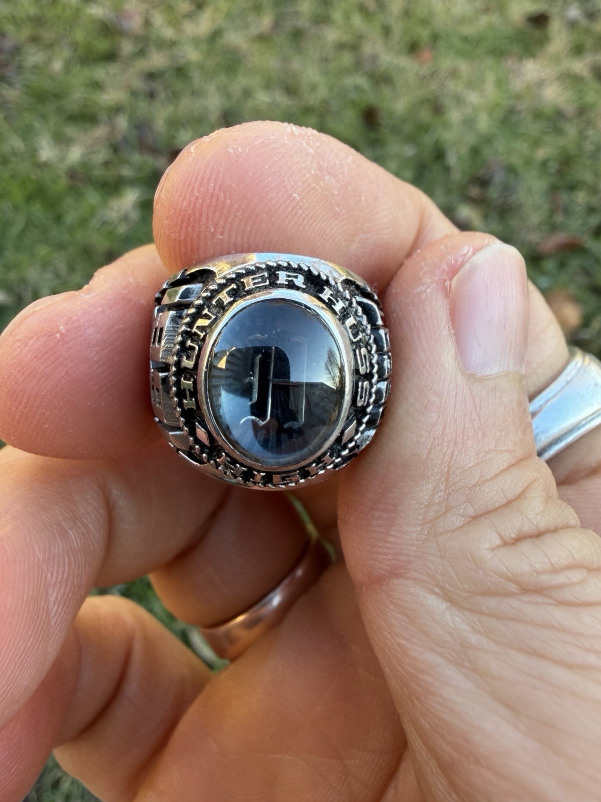 Hunter Huss High School Class Ring - image 1
