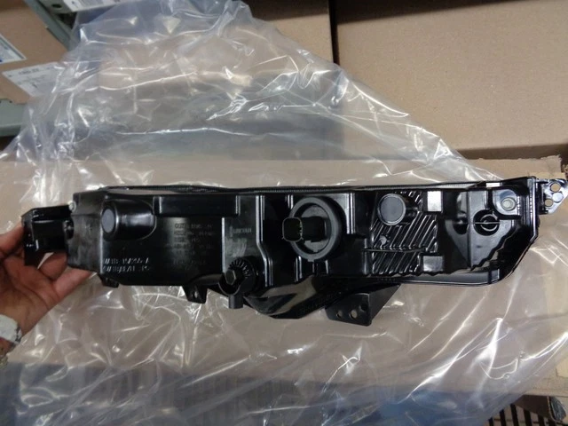 Genuine Ford Fog Lamp Assembly KA1Z-15201-A - Image 3 of 4