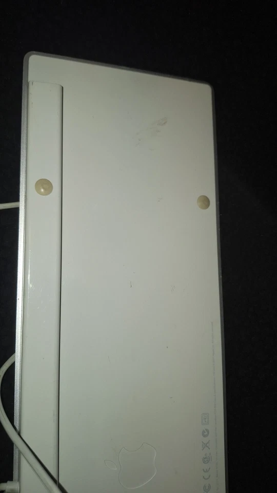 Genuine Apple A1243 Wired Mac Standard USB Keyboard w/ Numeric Keypad Silver - Image 3 of 4