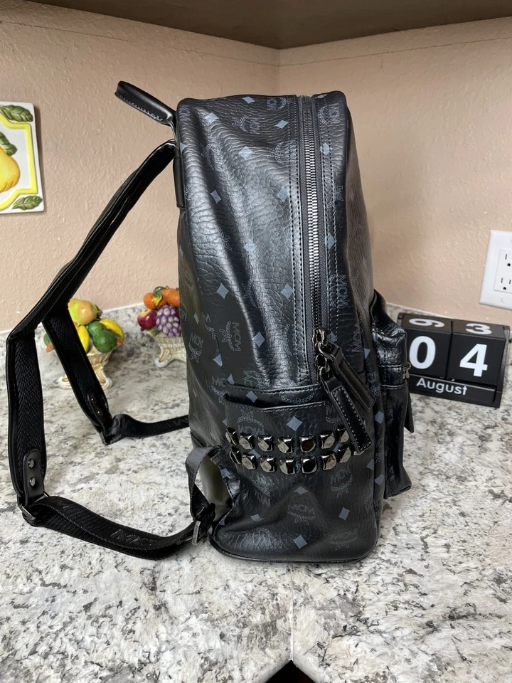 MCM Mochila Negra Grande Lateral Tachonada Envío el Mismo Día Foto 3 de 4