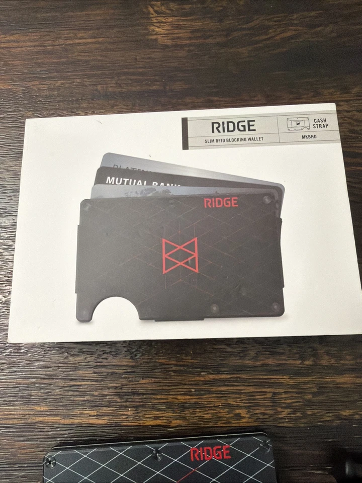 Cartera Ridge x MKBHD Edición Limitada Negra/Roja Con Correa para Efectivo ¡SEUSADA! Foto 2 de 4