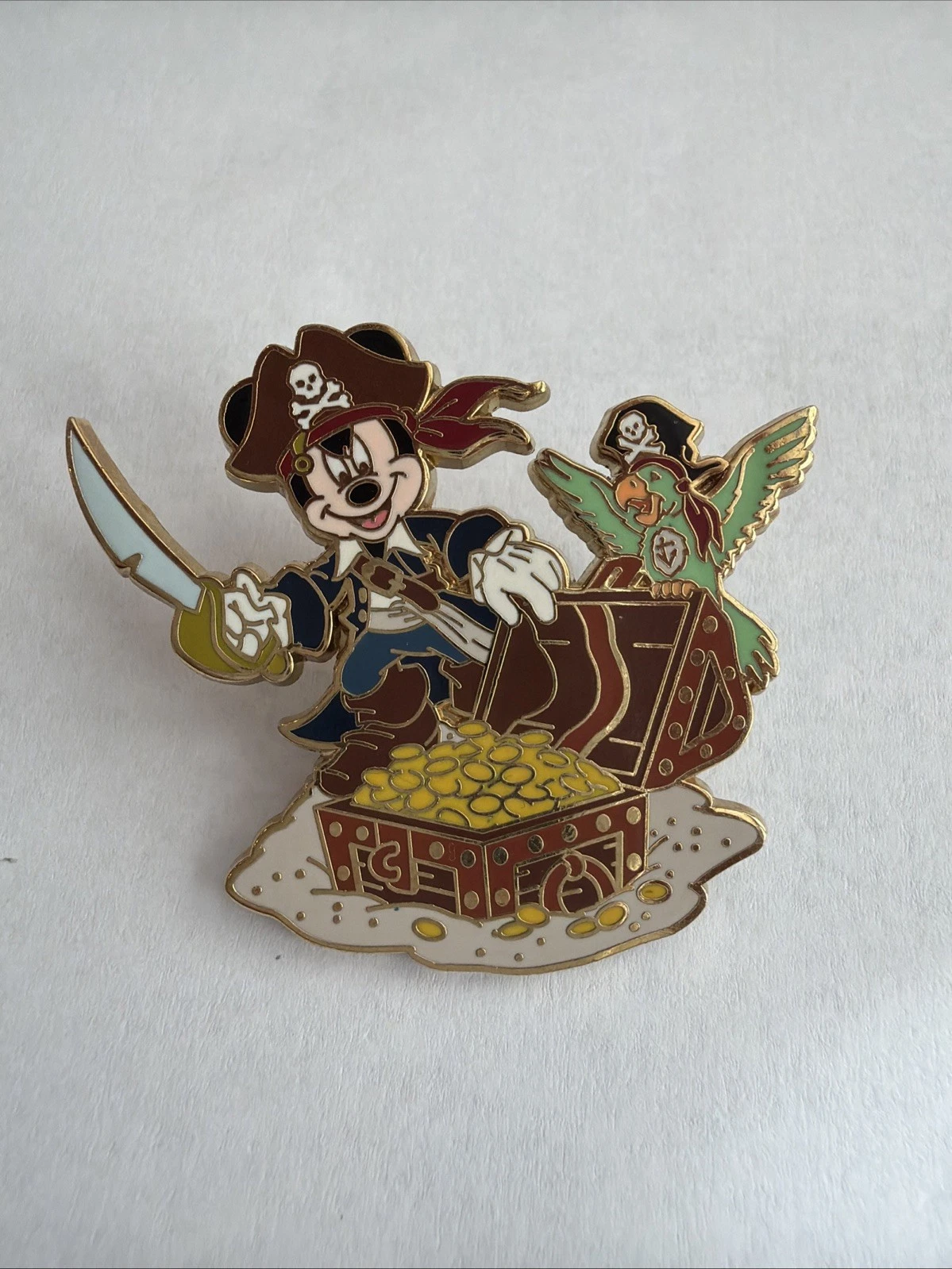 Disney Pin Captain Mickey Pirates of the Caribbean Parrot Treasure Chest B0