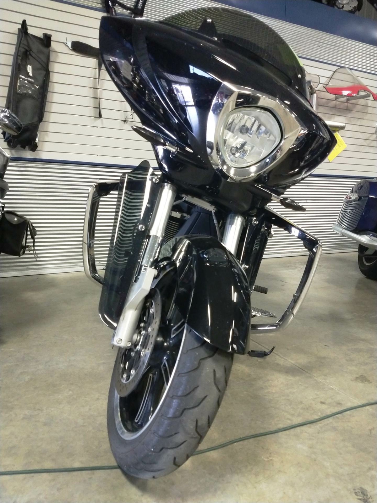 2011 Victory Cross Country™  2011 Victory Cross Country™ Solid Black