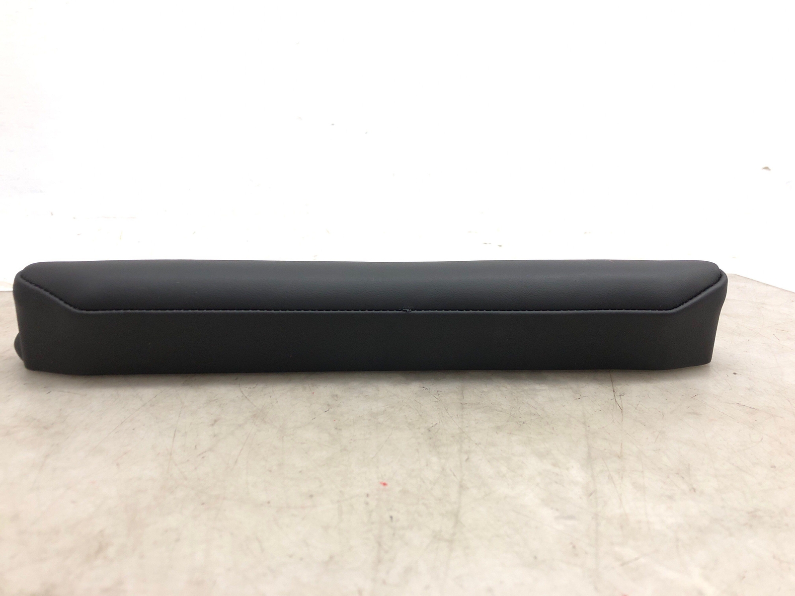 2016-2020 BENTLEY BENTAYGA REAR CENTER MIDDLE CHILD SEAT COVER BRACKET