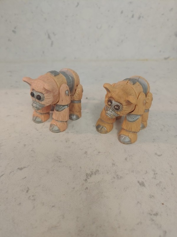 Battlestar Galactica 1978 Mattel Daggit (Muffit) Figure x2