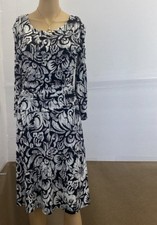 Saint Tropez west Women black and white 3/4 sleeve Dress size 8 Stretch‎ Floral