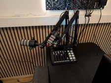 1x RØDE PodMic + 1x PSA1+ Mikrofonarm – Podcast Mikrofon Set – Studio/Streaming