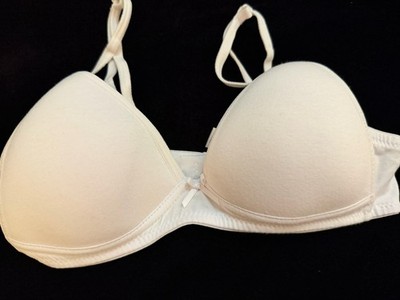 Hanes NWOT 32 M Bra, Model MHH141