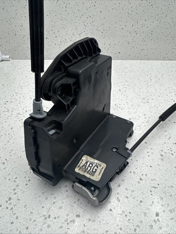 Actuador de bloqueo de pestillo de puerta delantera izquierda Chevy Cruze 2016-2019 usado B421-6 Foto 4 de 4