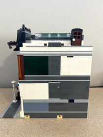 LEGO Creator Expert: Brick Bank (10251) - Used - 90-95% Complete