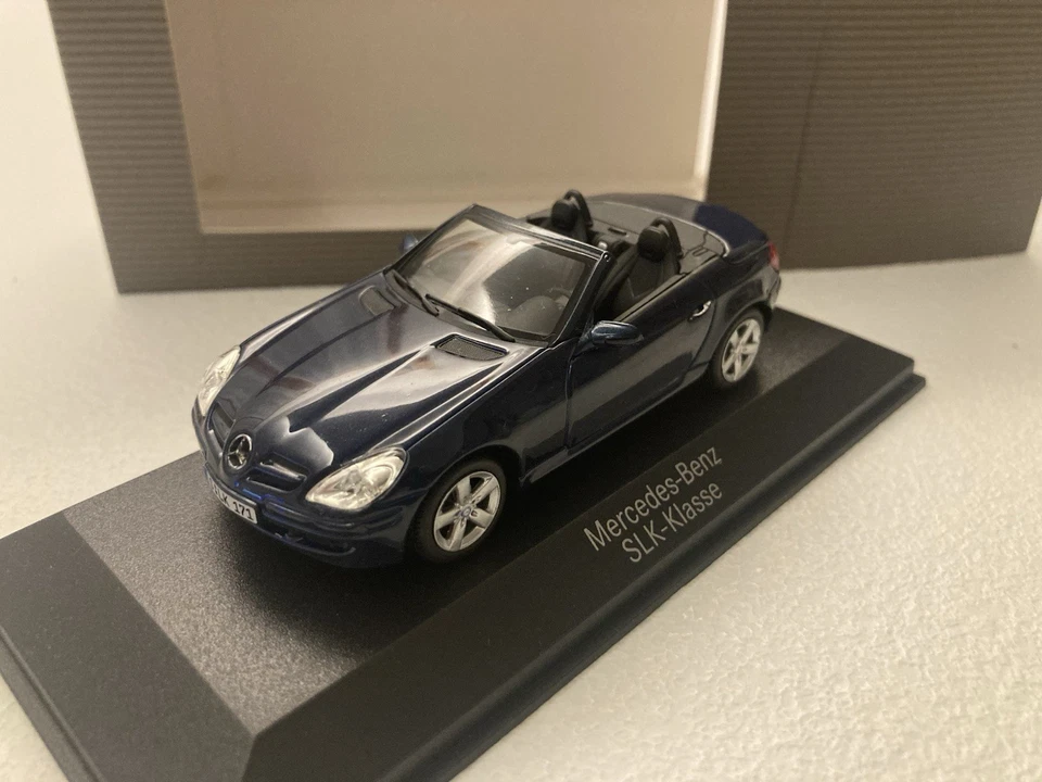 Minichamps 1:43 Mercedes SLK R171 Blu - Scatola Concessionari - Immagine 2 di 4