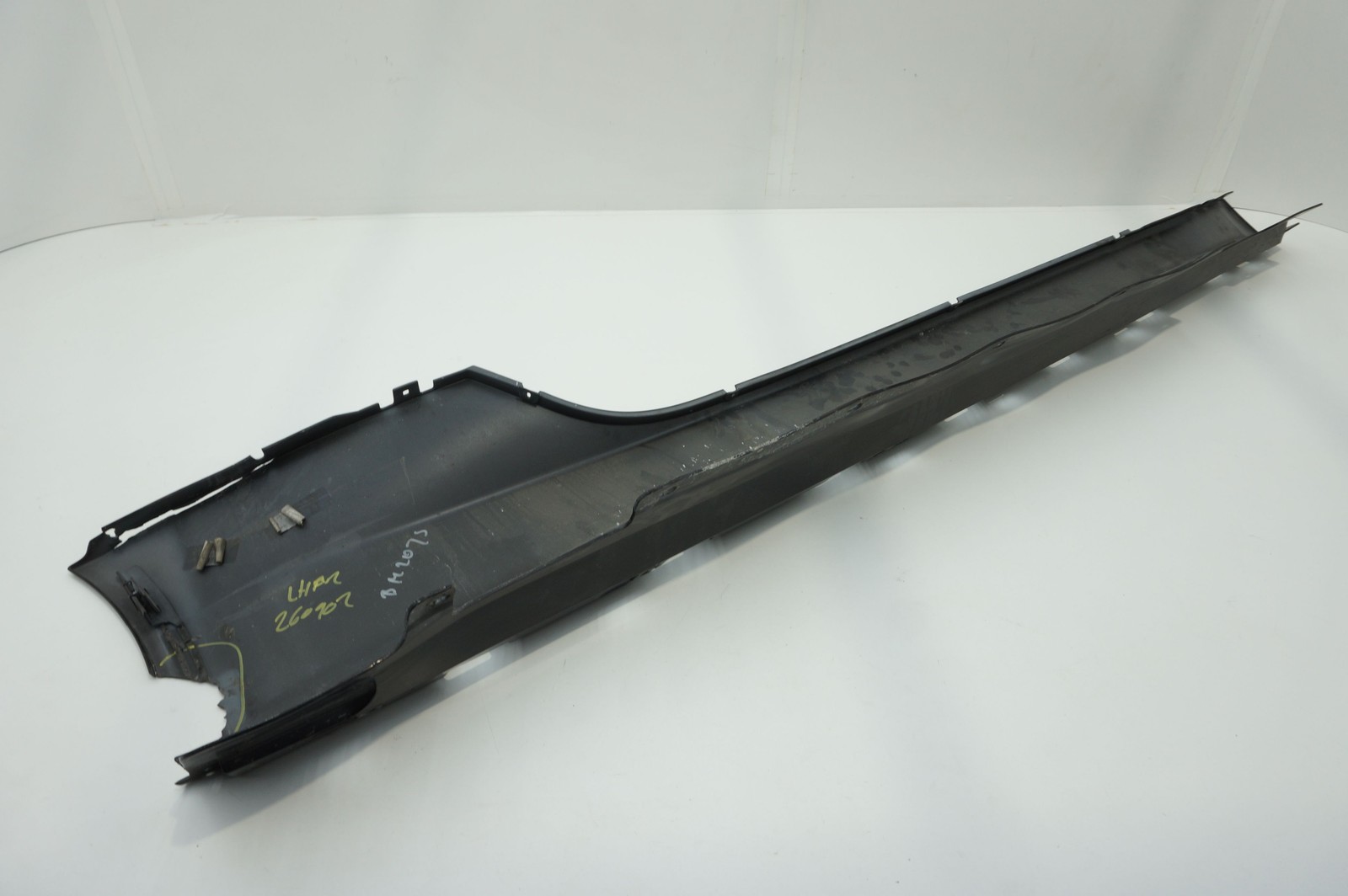 Aston Martin Vanquish 2012-2018 Left Rocker panel trim P/N CD3310609AD