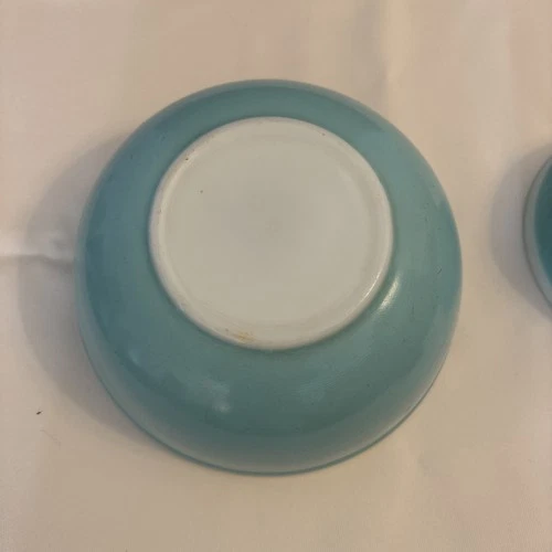 Vintage Pyrex Mixing Bowl Turquoise Robin's Egg Blue #404 4QT, Large Bowl