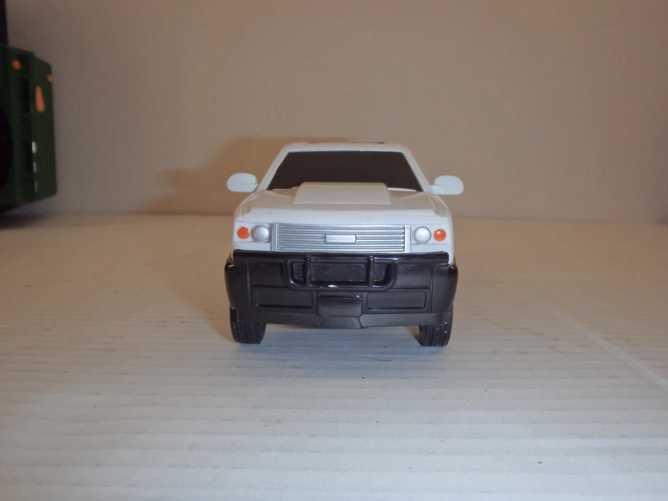 Toy Ertl 1/24 John Deere Pick Up Truck Diecast Plastic Lot of 4 - Image 4 of 4