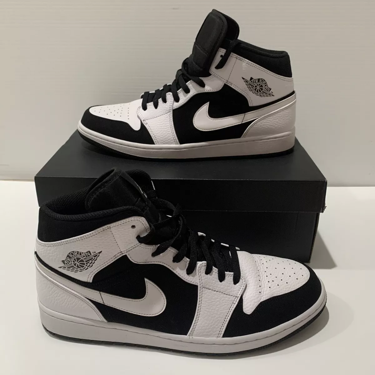 Nike Air Jordan 1 Retro Mid Tuxedo Black White 554724-113 Size 13