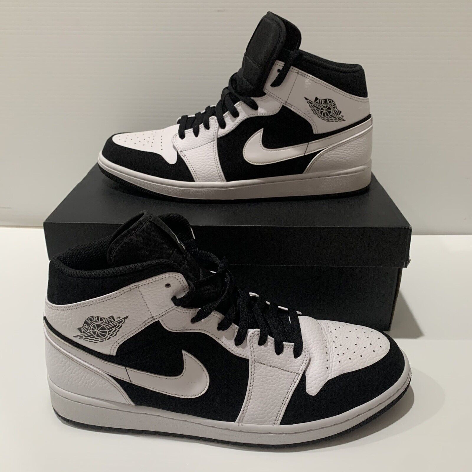 air jordan mid 1 tuxedo