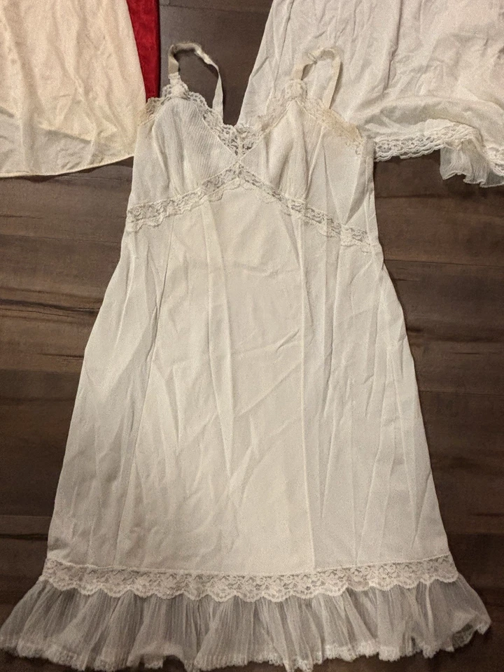 Lote de 16 Camisones Vintage Slips Ropa de Dormir Tallas Marca Varía Foto 4 de 4