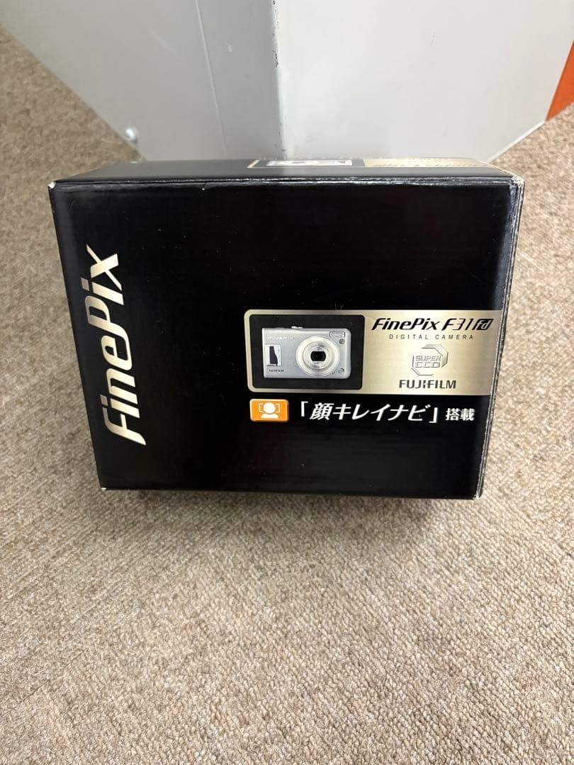 FUJIFILM FinePix F31fd Compact Digital Camera Silver Tested Excellent Condition