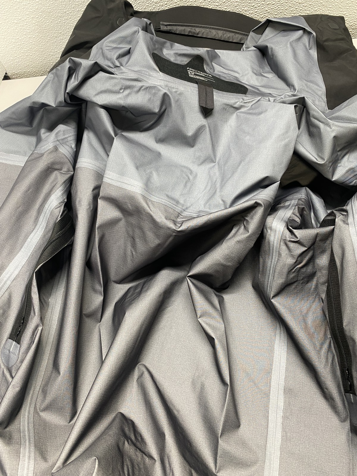 Arc'teryx Mens Alpha Hiking Alpine Ready Lightweight Jacket Size S Black thumbnail 20