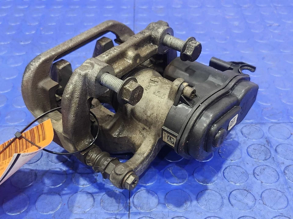 Conjunto de pinza de freno trasera 12-15 Mercedes Benz ML W166 lado del conductor izquierdo OEM Foto 4 de 4