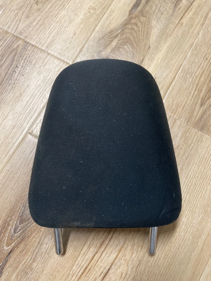 Reposacabezas trasero izquierdo o derecho Toyota Prius C 2012-2017 en tela negra Foto 2 de 4