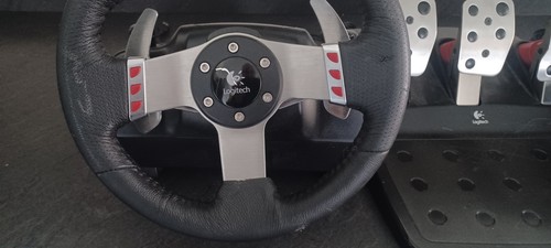 Volante Logitech G27 con pedales y palanca de cambios. Sin fuente de alimentación. - Imagen 2 de 7