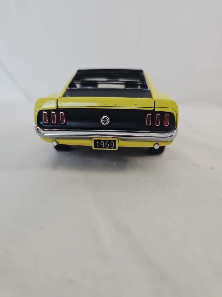 Mustang Boss 302 1969 amarillo, Franklin Mint escala 1:24. Foto 4 de 4